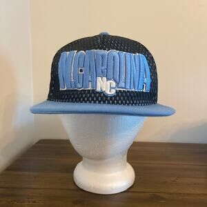 North Carolina Tar Heels Snap Back Golden Lion
